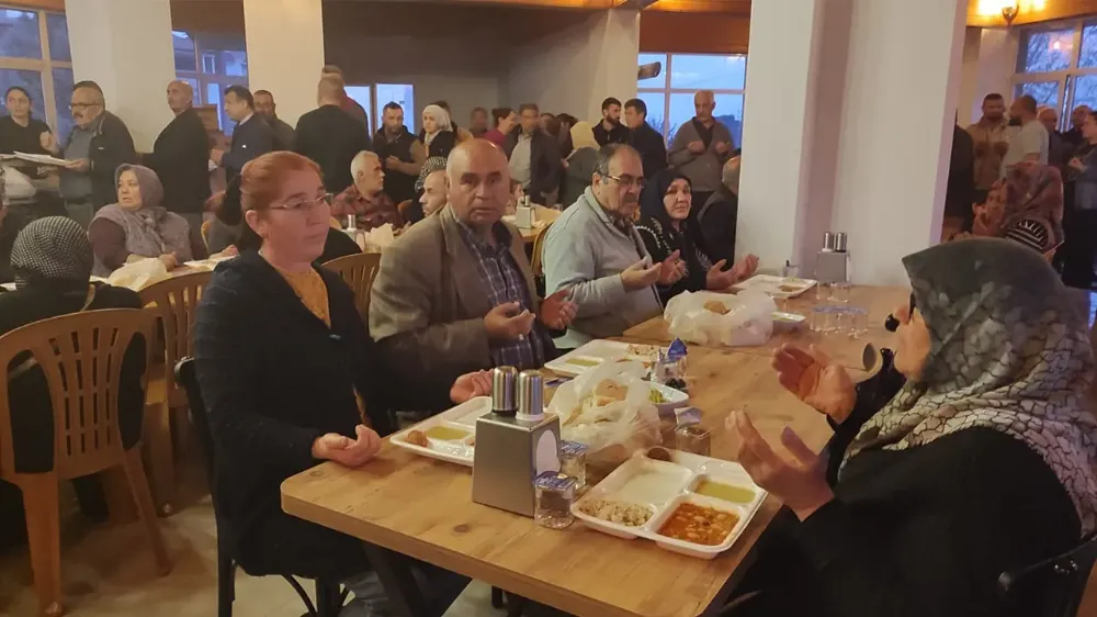 Geleneksel iftar sofrası Honaz’da kuruldu