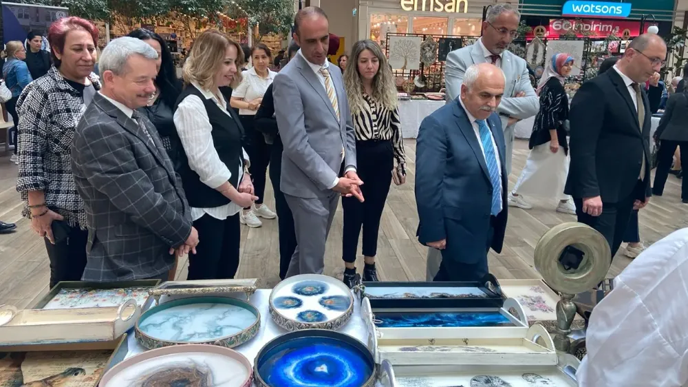 ‘Sanatın Işıltısı’ na sanatseverlerden tam not